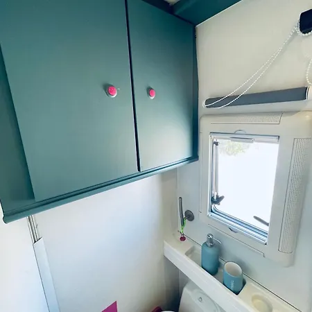 Anetka's Camper キャンプ場 カルプ
